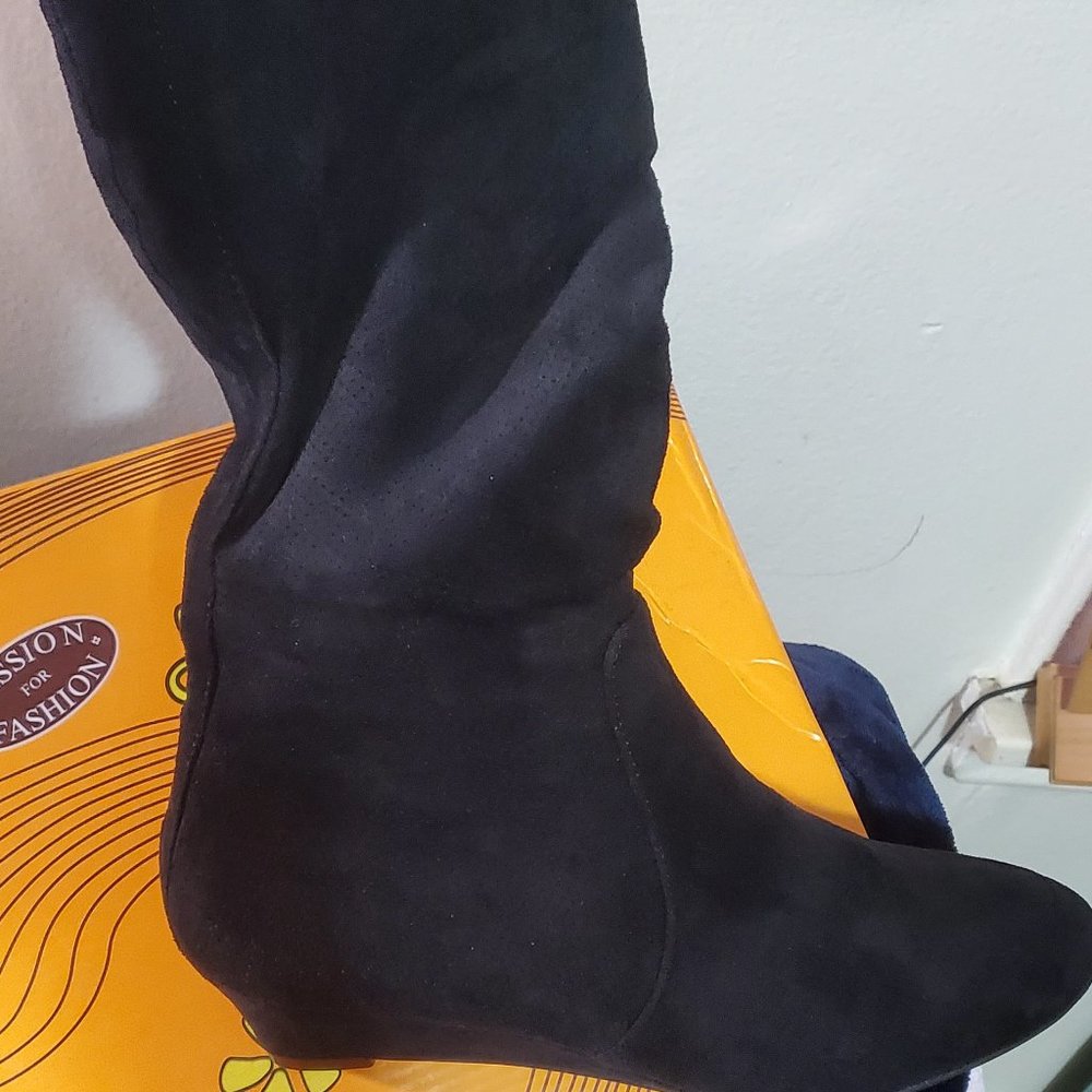 Ladies sharp small wedge boots